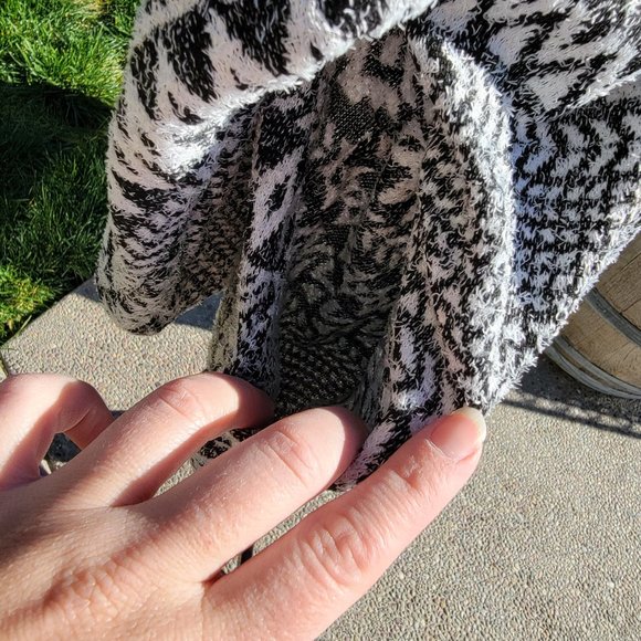 New MD Aztec Print Open Front Dolman Sleeve Cardigan - Picture 8 of 10